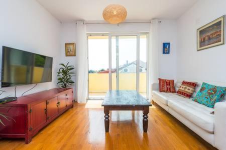 2 Bdrm Apartamento *